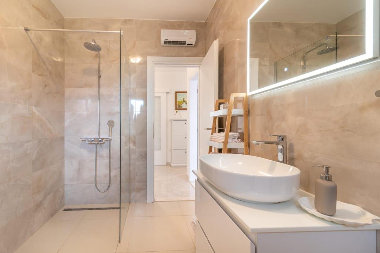 Oleandar Apartment โตรกีร์ ภายนอก รูปภาพ
