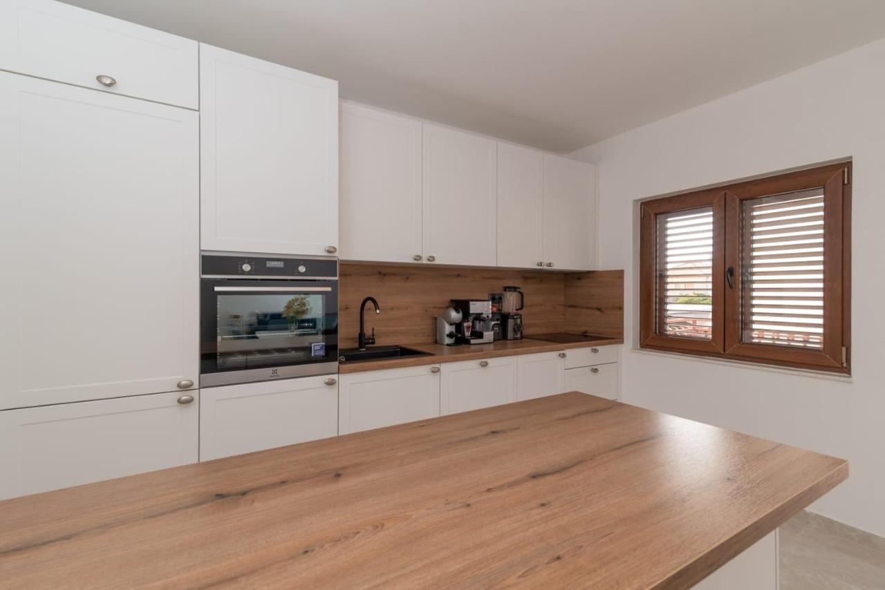 Oleandar Apartment โตรกีร์ ภายนอก รูปภาพ