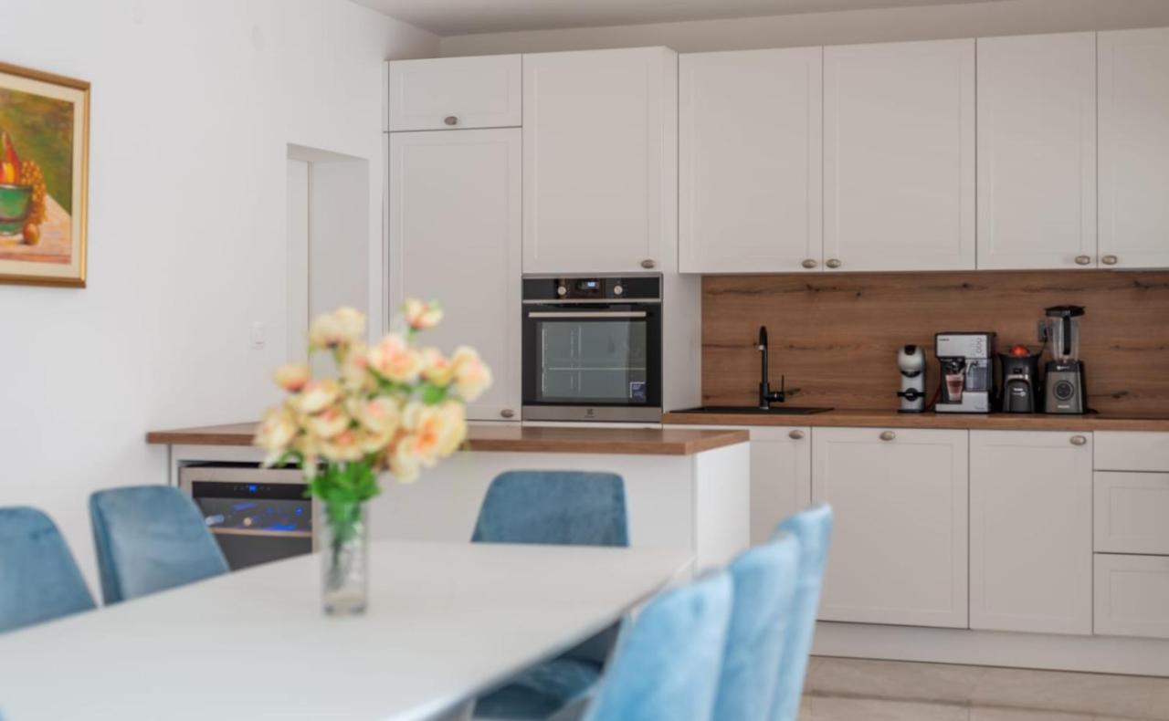 Oleandar Apartment โตรกีร์ ภายนอก รูปภาพ