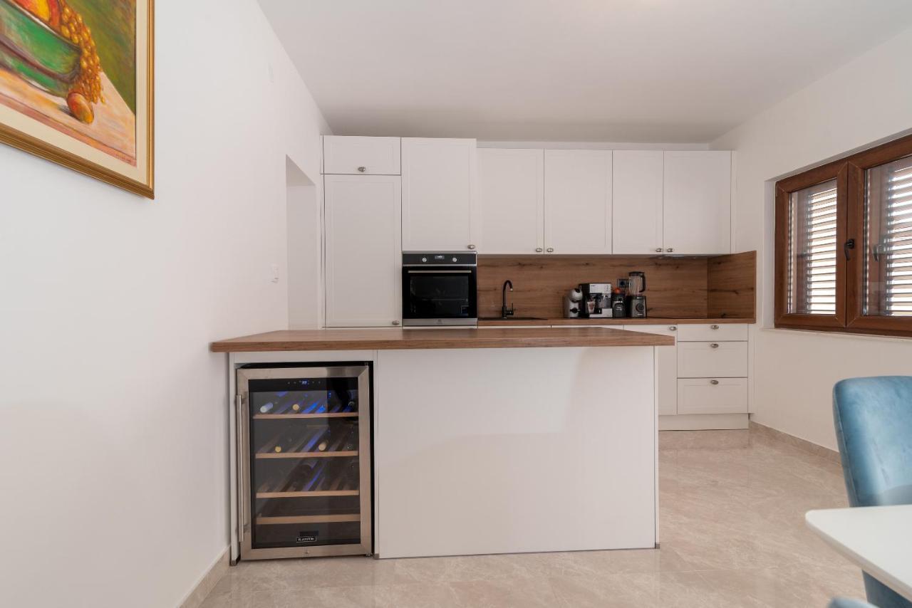 Oleandar Apartment โตรกีร์ ภายนอก รูปภาพ